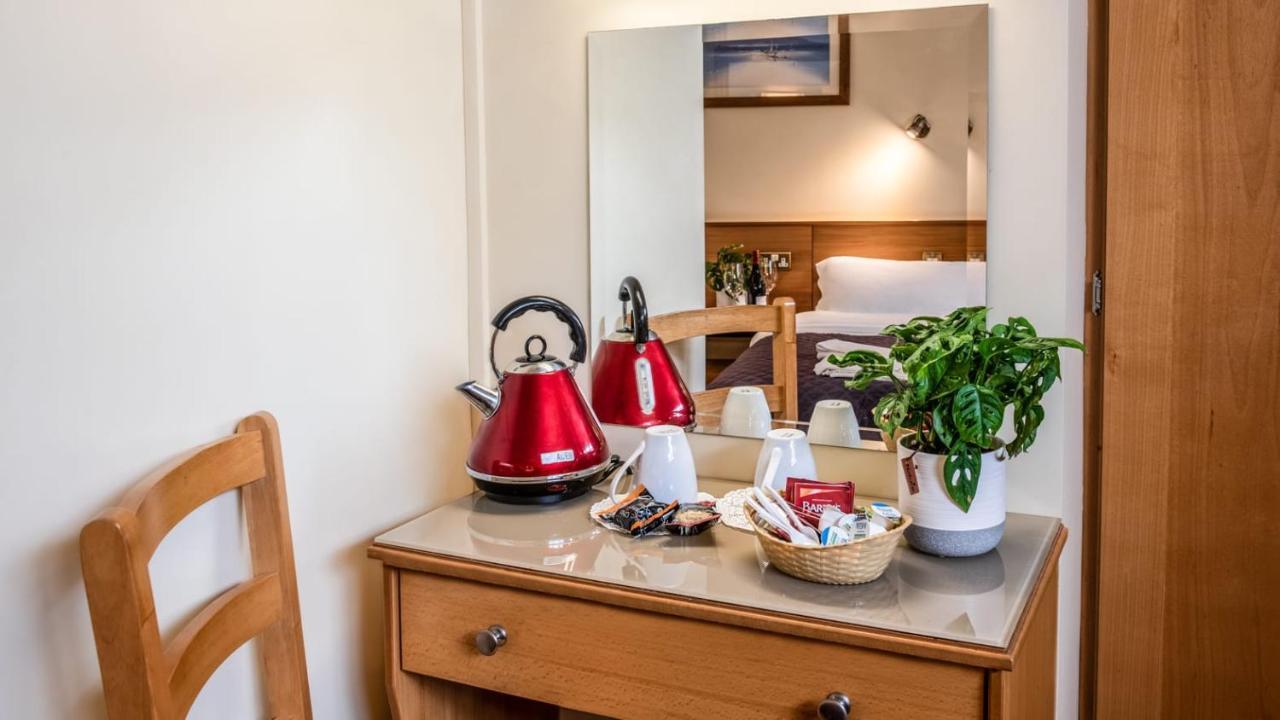 Holiday Hotel Galway Dış mekan fotoğraf