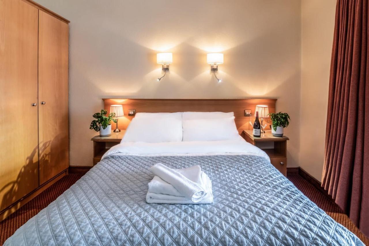 Holiday Hotel Galway Dış mekan fotoğraf