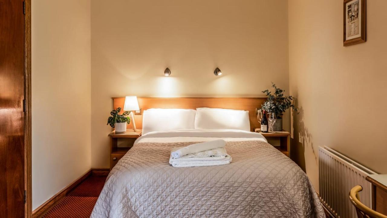 Holiday Hotel Galway Dış mekan fotoğraf