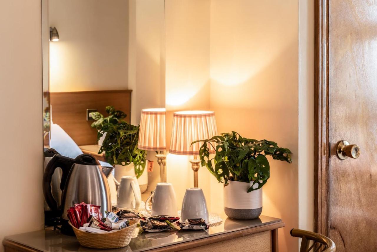Holiday Hotel Galway Dış mekan fotoğraf