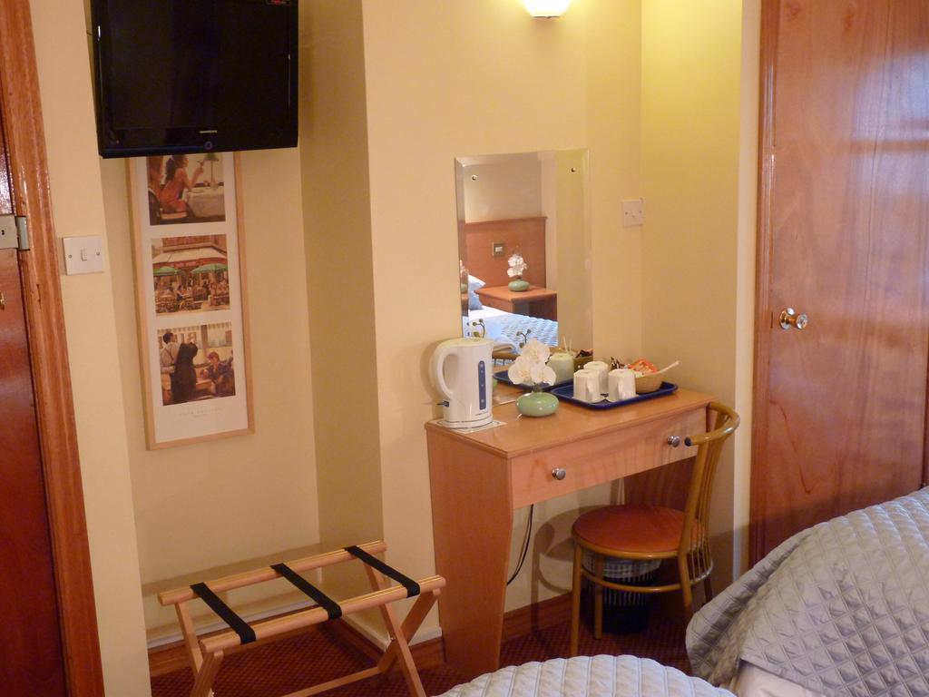 Holiday Hotel Galway Oda fotoğraf