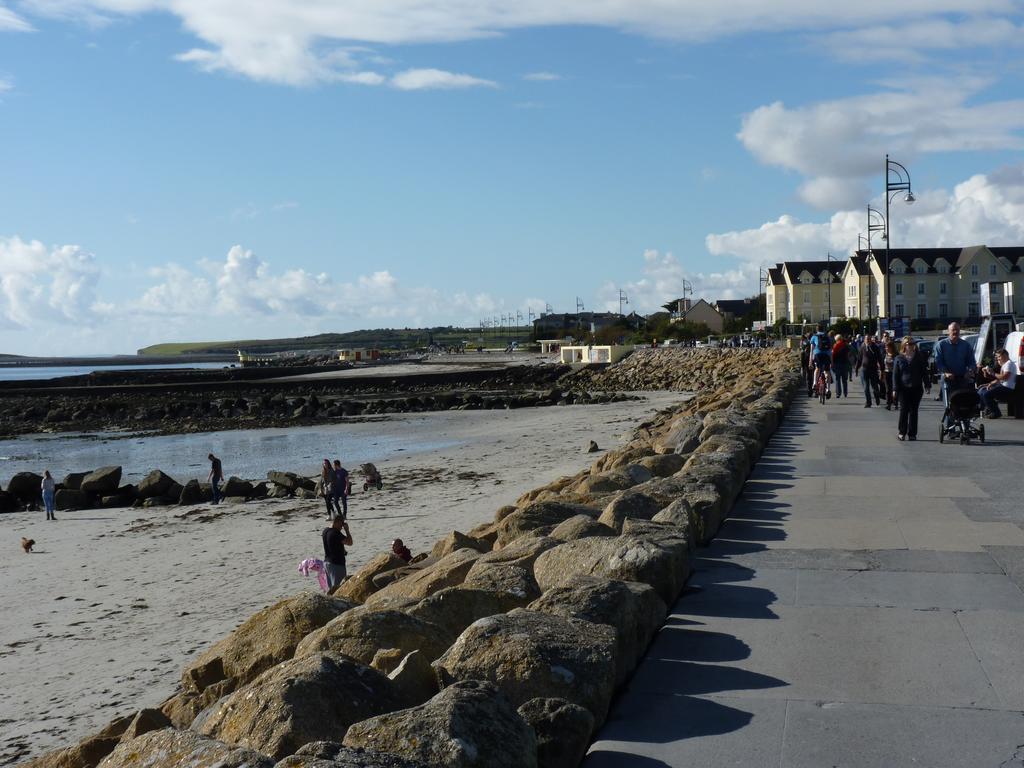 Holiday Hotel Galway Dış mekan fotoğraf
